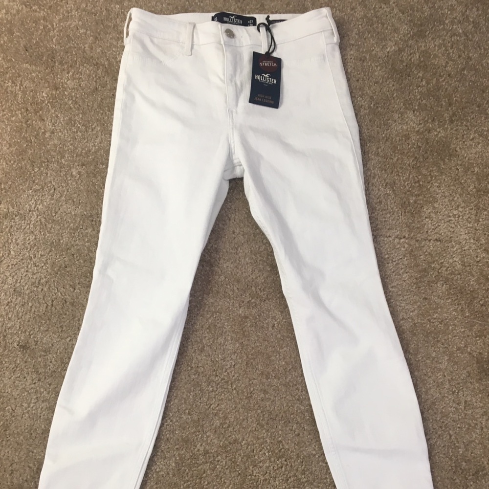 White Hollister jeans! NEW WITH TAGS!